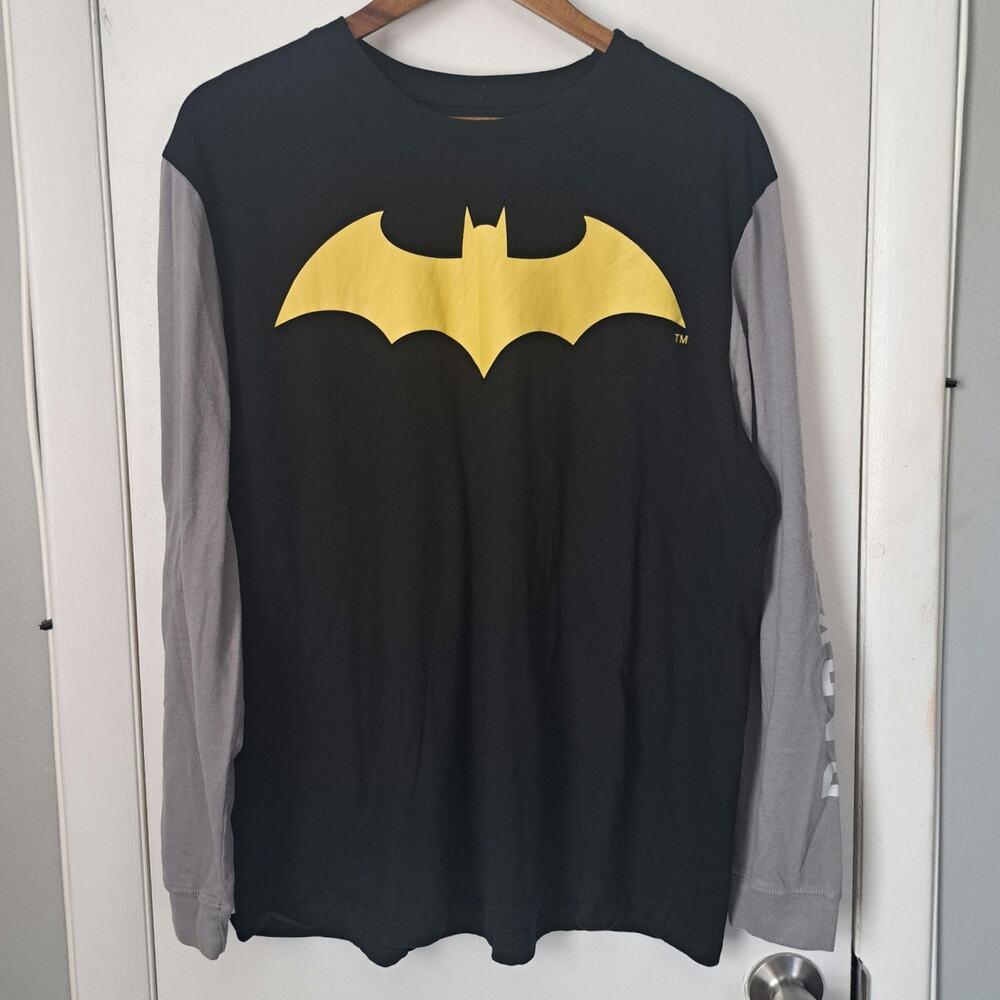 Batman Logo Long Sleeve The Dark Night Mens T- Shirt  XL Black and Gray